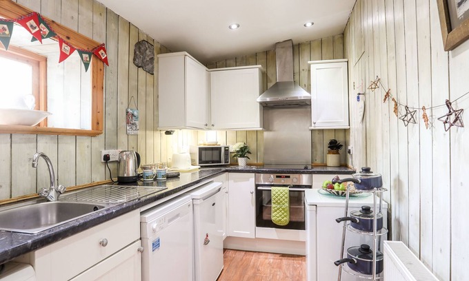 Llaneilian Cabaña | East Point Lynas Lighthouse Keeper's Cottage