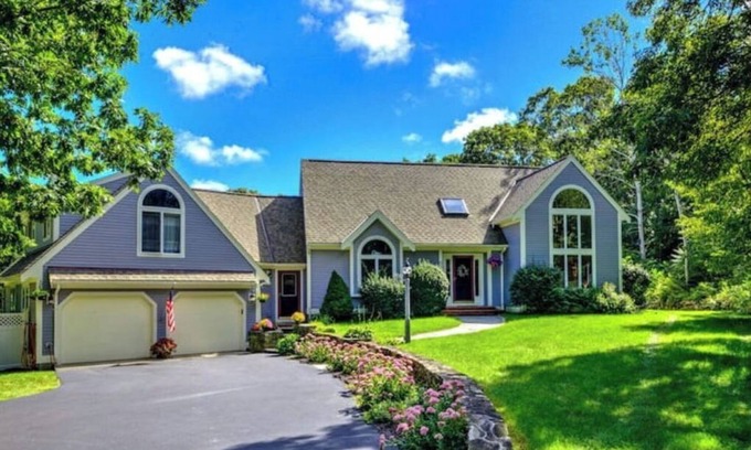 East Sandwich Casa | East Sandwich Oasis with pool + privacy - new for summer 2024