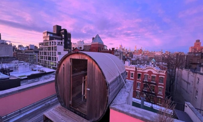 Nolita Apartamento | East Village Art Penthouse w/ Private Roof & Sauna