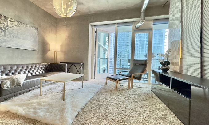 Civic Core Condominio | East Village Condo - Near Petco Park Comic Com