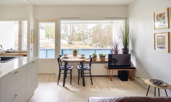 Itainen District Apartamento | Eastend Pearl - Studio with great kitchen - subway and shops near