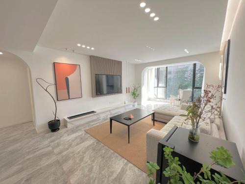 Jing'an Apartamento | Eastern Hub - Jing'an Temple Branch Sunny Capital, Deluxe 3-Bedroom Apartment, Extra Large Space with Free Mahjong