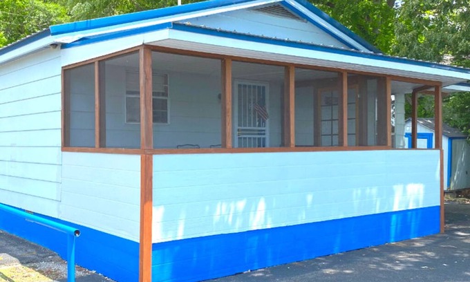 Iuka Cabina | Eastport Cabin 2 - Pickwick Lake - Marina Views
