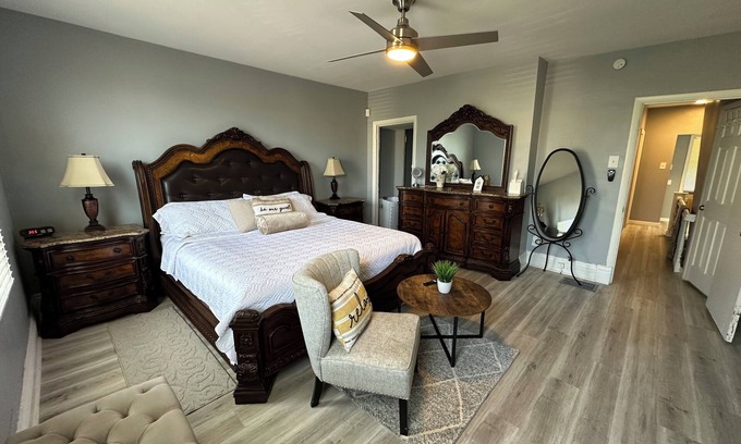 Lincoln-Lemington-Belmar Casa | Urban sanctuary with pool! Spacious, remodeled home sleeps up to 6. Free parking
