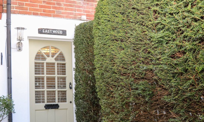 Maresfield Casa | EASTWOOD, romantic, character holiday cottage in Maresfield