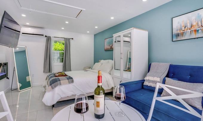 Hillside Apartamento | Easy NYC Access: Sleek Hillside Guest House