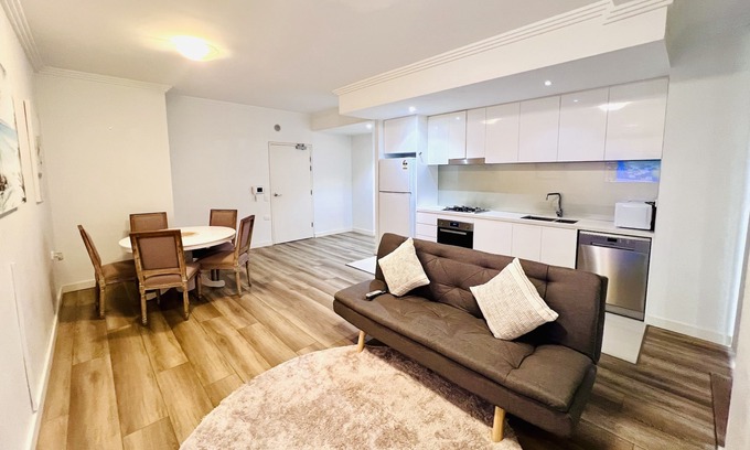 Turrella Apartamento | Easy to get into The city and airport by train, self check in and private entry