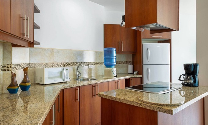 Manta Apartamento | Beso del Sol - "Costa" 2-Bedroom Oceanfront Apartment
