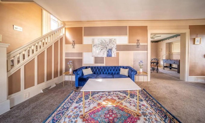 Highland Square Casa | Ecclectic and Fun in Highland Square