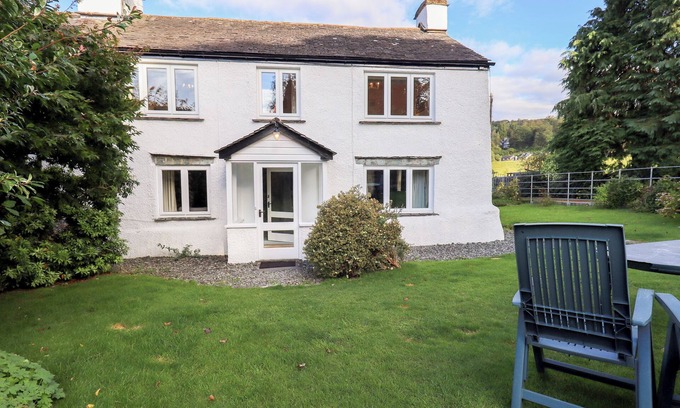 Windermere Cabaña | ECCLERIGG OLD FARM, pet friendly, with open fire in Ambleside