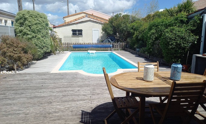 Talence Casa | Echoppe Avec Piscine Pour 4 Adultes Proche du Centre de Bordeaux
