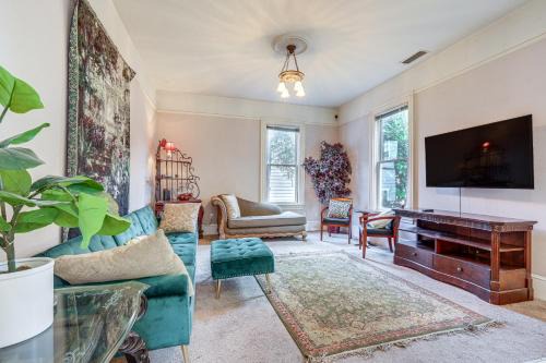 Alkali Flat Casa | Eclectic Sacramento Home about Half Mi to Downtown!