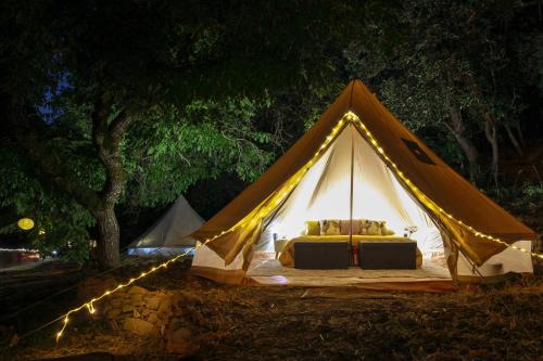 Burnt Ranch Otro | Eco- Friendly Glamping Retreat