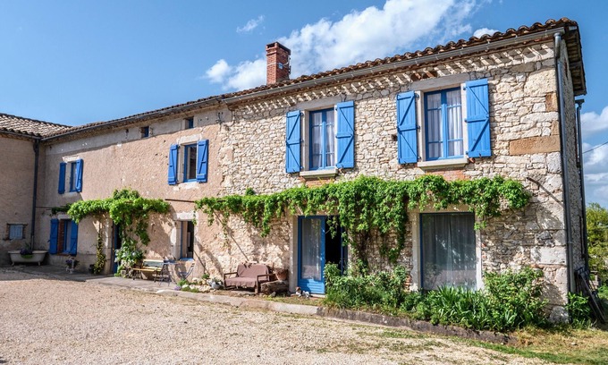 Aiguelèze Otro | Ecolodge for 15 to 25 pax with swimming pool, Jacuzzi, sauna, games room