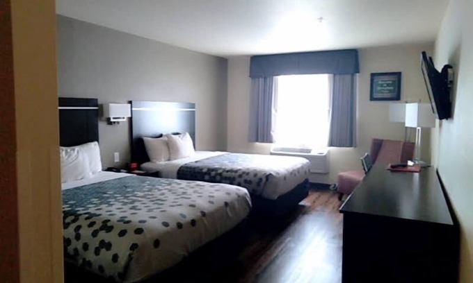 Springfield Hotel | Econo Lodge Inn & Suites