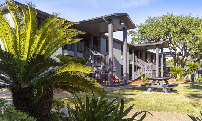 Fulton Hotel | Econo Lodge Inn & Suites Fulton - Rockport
