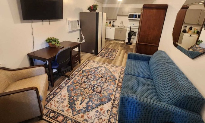 Memphis Cabaña | Economical Central Guest house