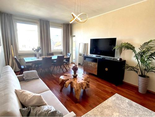 Nordstadt Apartamento | ED-große, moderne Wohnung in zentraler Lage, mit Balkon, Lift und Parkplatz