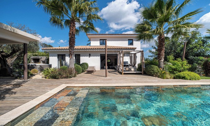 Le Muy Casa | Eden Balinais Jacuzzi and pool