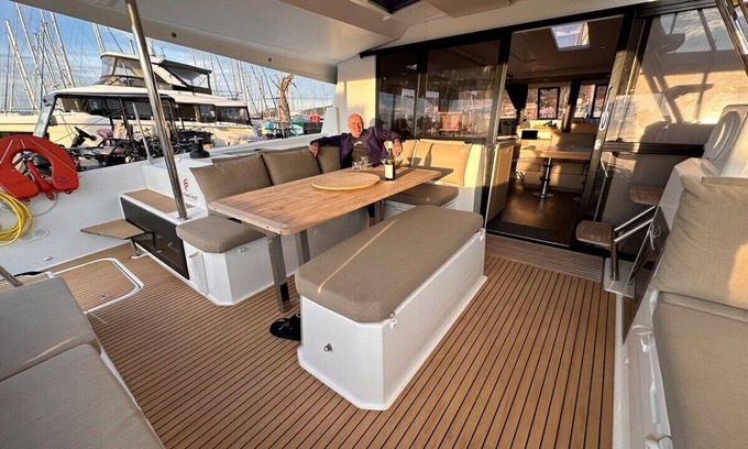 Porquerolles Casa | Catamarán EDEN moderno de 2 a 8 pers. en el puerto