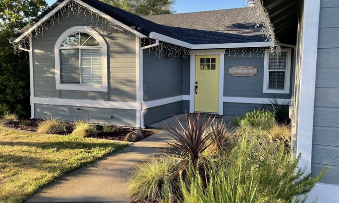 Quail Ridge Casa | Eden Retreat - Rest & Relax with a soothing spa! 3King, 1Queen & 1 Airbeds