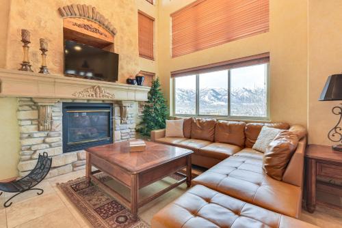 Wolf Creek Casa | Eden Townhome with Mtn View and Shuttle to Powder Mtn!