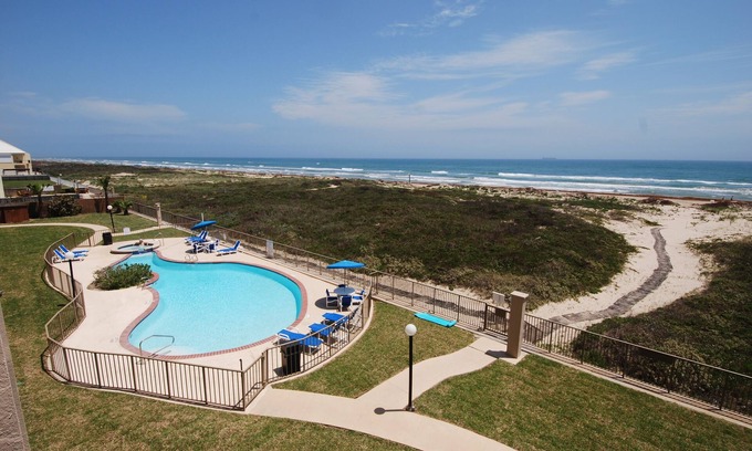 South Padre Island Condominio | Edgewater Unit #304 2 Bedroom Condo by RedAwning