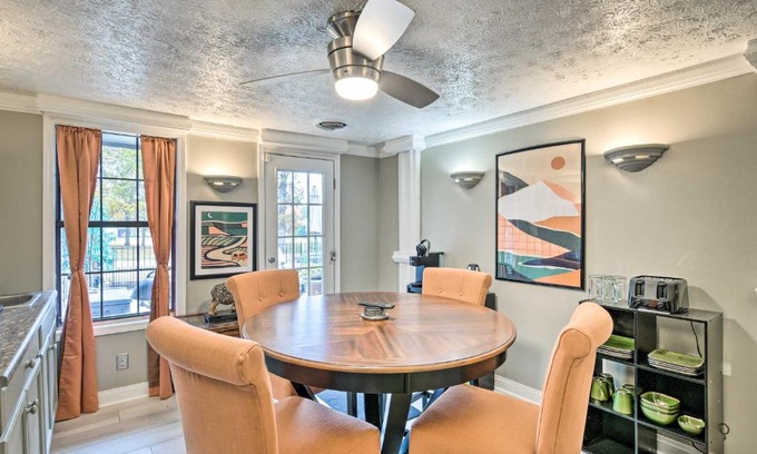 Greenville Apartamento | Efficiency Apt Shared Conference Room, Patio