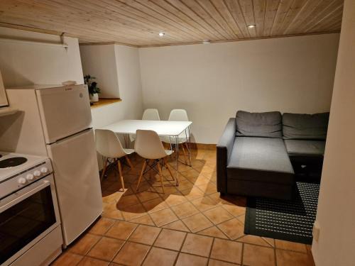 Vaxjo Apartamento | Egen källarlägenhet i Växjö C