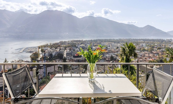 Muralto Apartamento | Egner- Apt.Panorama by Interhome