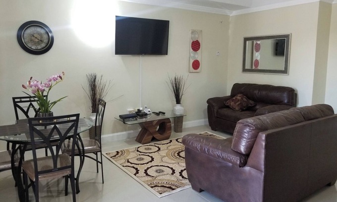 Eastwood Park Apartamento | EI Gabriel Kingston