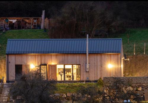 Immerath Casa | eifelhausaufzeit-Vulkaneifel-Architekten-Chalet mit Sauna im Vulkankrater