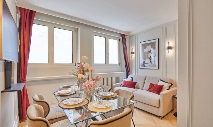 7th Arrondissement Apartamento | Eiffel Tower Apartment Invalides