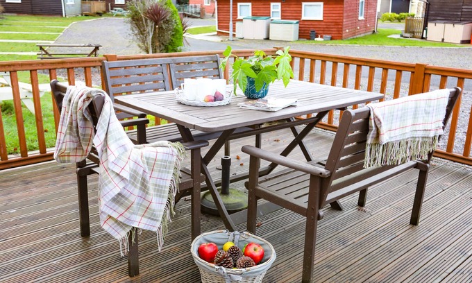 Bont Newydd Cabaña | EIRLYS, pet friendly, with a garden in Caeathro