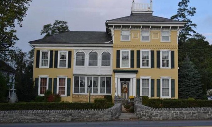 Neffsville Cama Y Desayuno | EJ Bowman House Bed & Breakfast
