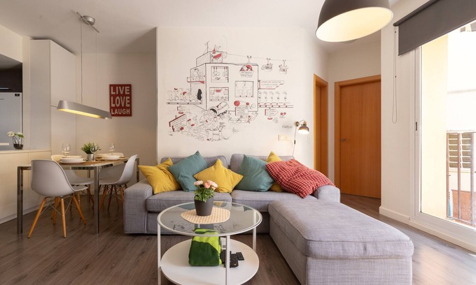 Torremolinos Casa | EL ARENAL - Acogedor apartamento en primera línea de la playa con wifi gratis