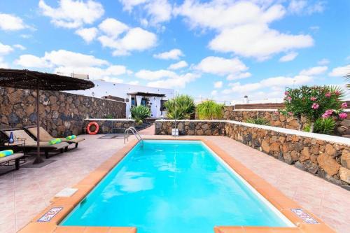 Guime Casa | El Caserío de Güime Villa con Piscina Climatizada