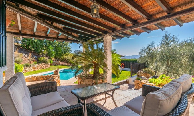 Alora Casa | El Chorro Villas Casa Buganvilla