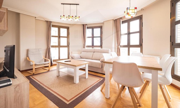 Distrito Oeste Apartamento | El Cuquiellu By Silastur
