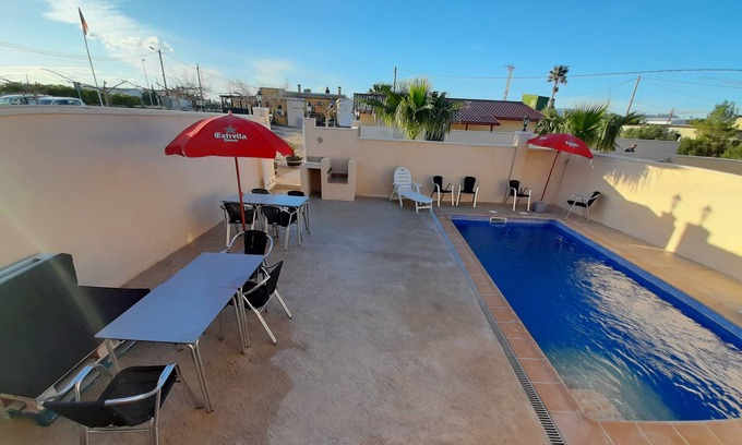 El Ligallo del Ganguil Chalet De Esquí | EL FARO 9 ADULTOS Y 3 NIÑOS PISCINA PRIVADA