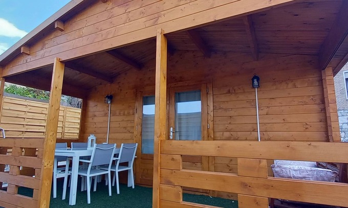 Barrio de la Vega Casa | El Mirador de Santiago. Casa Sierra Nevada. Bungalow de Madera con Piscina