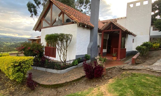 Tunja Cabaña | El Paraiso country house. 7 min from downtown paipa.
