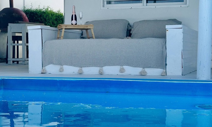 El Chorro Casa | El Rancho: Casa de vacaciones definitiva
