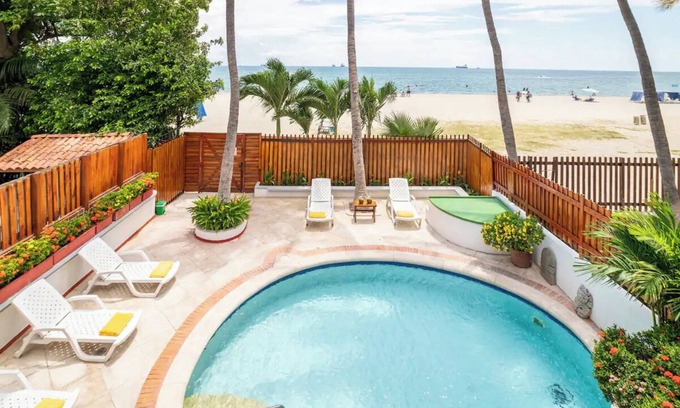 Papare Casa | EL REFUGIO Beach House, Belo Horizonte, in Caribbean Sea