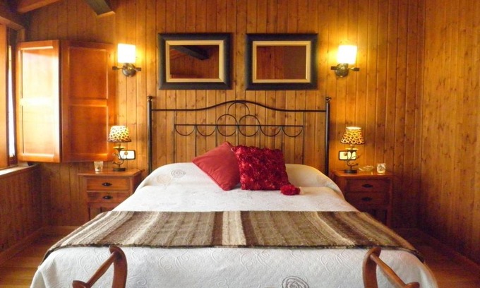 Casas del Abad Apartamento | El Roble. Azagalla Rural
