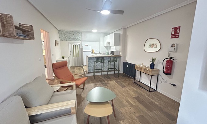 Oviedo City Centre Apartamento | El Rubio de Campoamor-Apartment-City-Ensuite with Shower