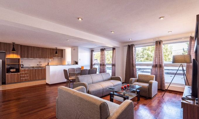 Cusco Apartamento | El Triunfo Aparts, hermoso apartamento de 145m2 frente al parque.