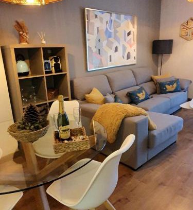 El Castell de Guadalest Apartamento | EL ÚNICO apartment with jacuzzi and art
