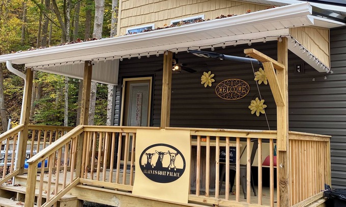 Williamson Casa | Elaina’s Goat Palace at Billy Goat Mountain Village