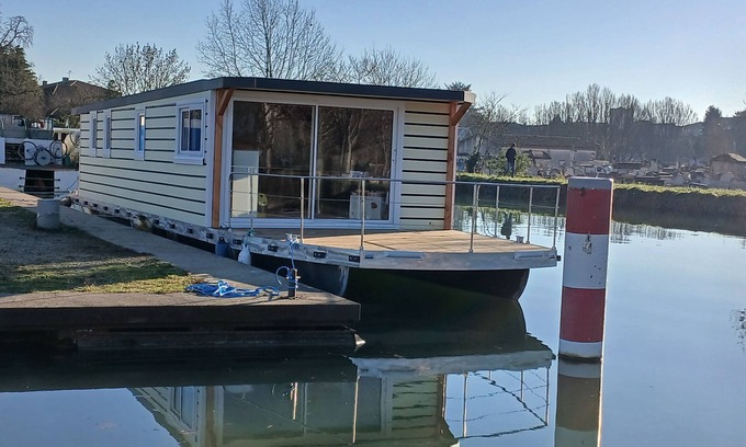 Castelsarrasin Alquiler De Eote | Electro-solar pleasure boat on the Canal de Garonne